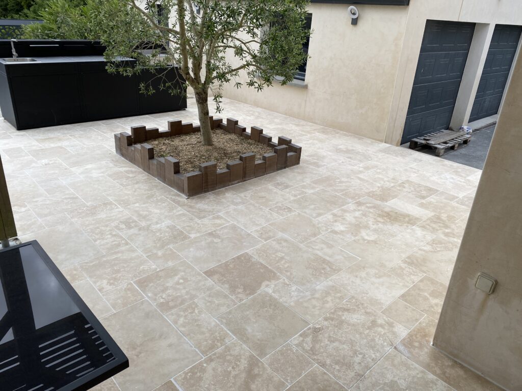 Aurelien Bulteau PAYSAGISTE CHALLANS Terrasse En Travertin Et Azobé 129