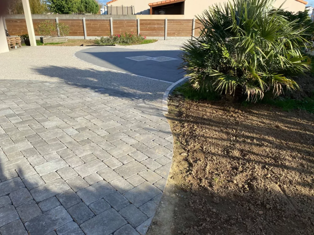 Aurelien Bulteau PAYSAGISTE CHALLANS Cour Pavés Et Béton 158