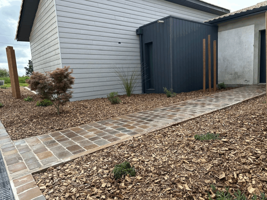 Aurelien Bulteau PAYSAGISTE CHALLANS Allée Et Massif 176